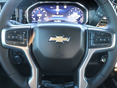 Used 2025 Chevrolet Silverado 2500 LT w/ Convenience Package image 17