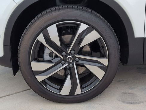 New 2026 Volvo XC40 B5 Ultra w/ Climate Package image 12