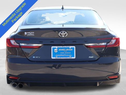 Used 2025 Toyota Camry SE w/ Multimedia Upgrade Package image 4