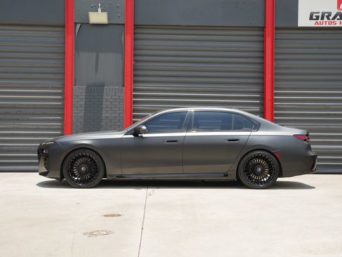 Used 2023 BMW 740i RWD image 7