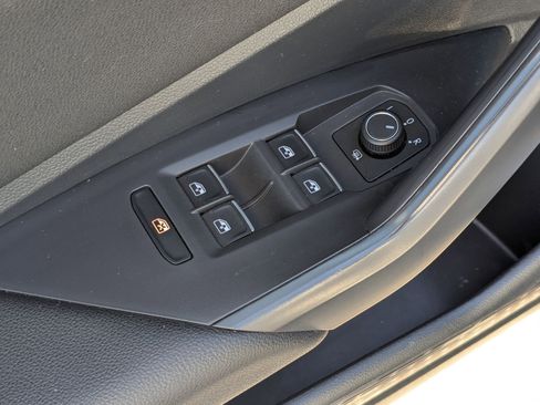 Used 2021 Volkswagen Jetta SE image 14