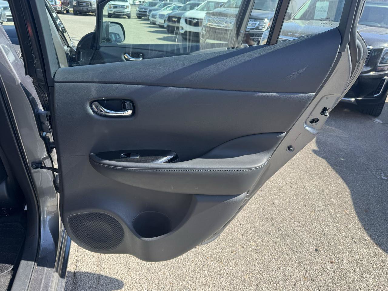 Used 2016 Nissan Leaf SL w/ Premium Package FWD image 20