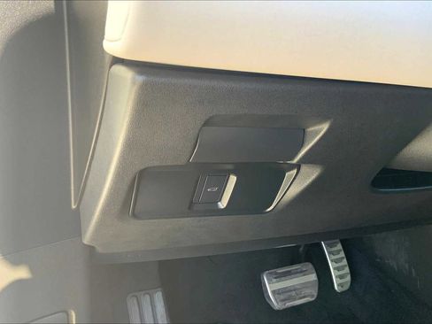 Used 2025 Land Rover Range Rover Evoque Dynamic SE image 31