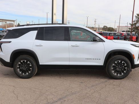 New 2026 Chevrolet Traverse Z71 w/ Enhanced Driving Package image 8