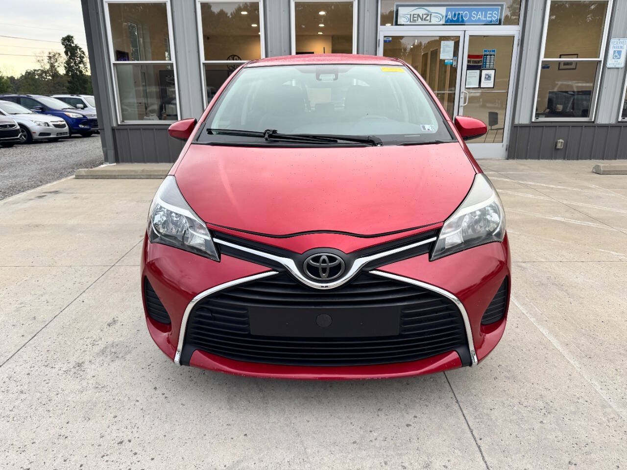 Used 2017 Toyota Yaris LE w/ Carpet Mat Package FWD image 3