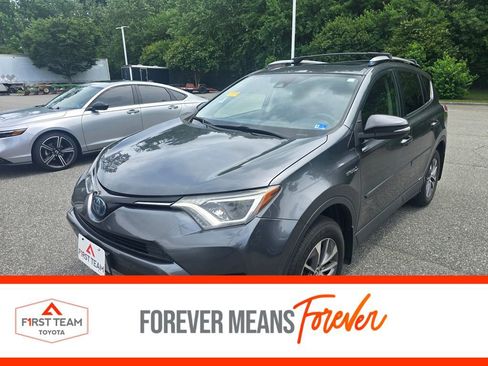 Used 2018 Toyota RAV4 XLE w/ Convenience Package AWD/4WD image 1