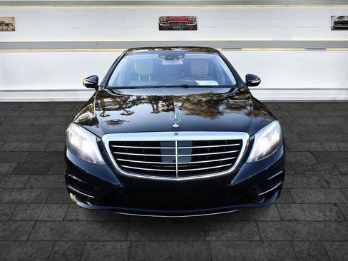 Used 2017 Mercedes-Benz S 550 Sedan image 2