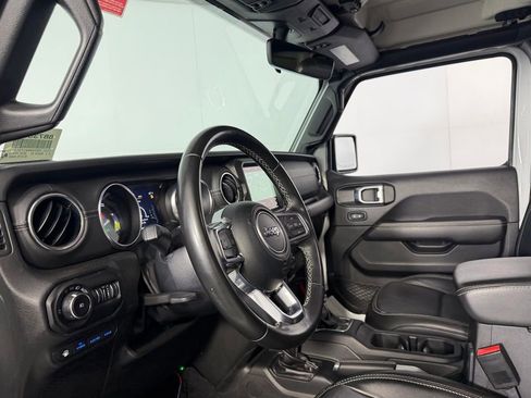 Used 2022 Jeep Wrangler Unlimited Sahara AWD/4WD image 22