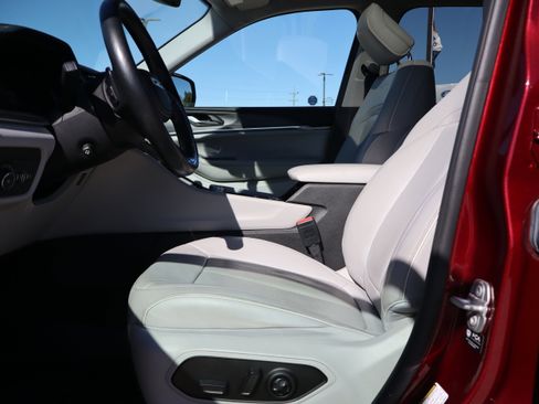 Used 2021 Jeep Grand Cherokee L Overland image 9