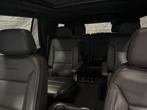 Used 2021 GMC Yukon Denali w/ Denali Premium Package AWD/4WD image 31