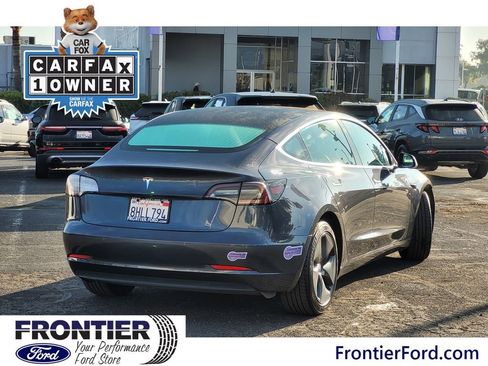 Used 2018 Tesla Model 3 Mid Range image 5