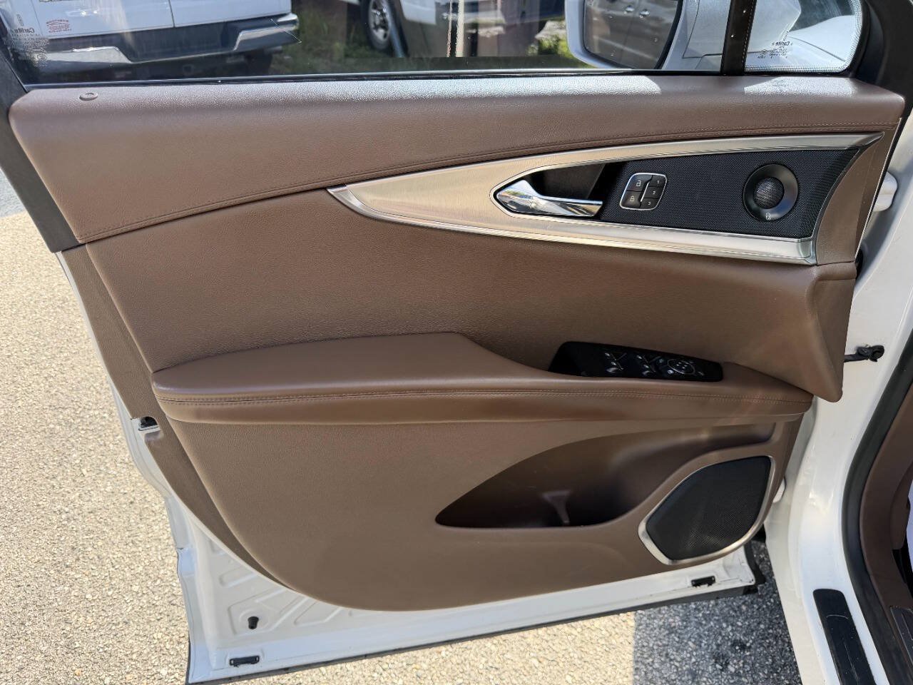 Used 2016 Lincoln MKX Reserve w/ Technology Package FWD image 38