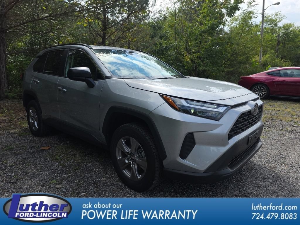 Used 2025 Toyota RAV4 LE AWD/4WD image 1