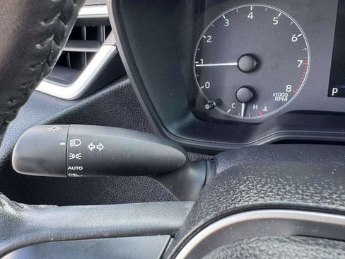 Used 2025 Toyota Corolla SE FWD image 18