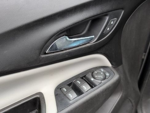 Used 2018 Chevrolet Equinox LS FWD image 10