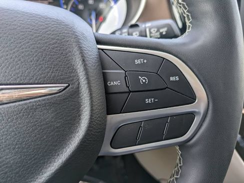 Used 2022 Chrysler Voyager LX FWD image 24
