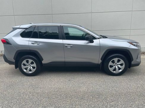 Used 2024 Toyota RAV4 LE AWD/4WD image 5