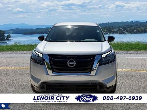 Used 2023 Nissan Pathfinder S AWD/4WD image 8