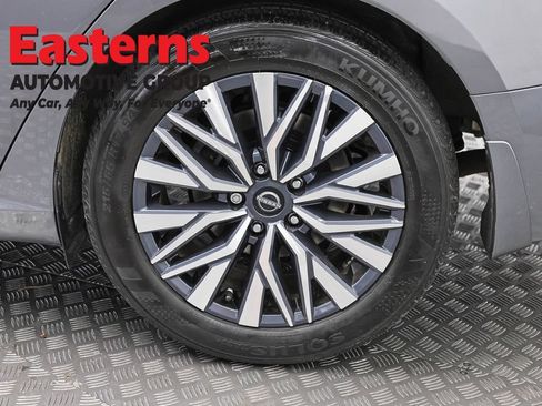 Used 2024 Nissan Altima 2.5 SV FWD image 33