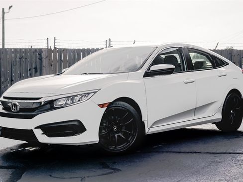 Used 2018 Honda Civic LX image 3