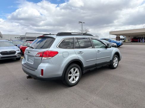Used 2014 Subaru Outback 2.5i Premium w/ Accessory Value Package (OYX) image 14