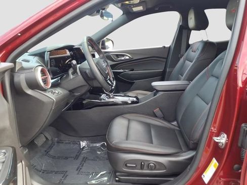 Used 2025 Chevrolet Trax RS w/ Driver Confidence Package FWD image 11