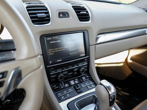 Used 2015 Porsche Cayman Base image 18