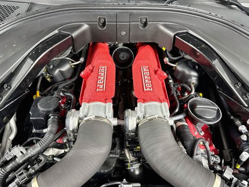 Used 2022 Ferrari Roma RWD image 34