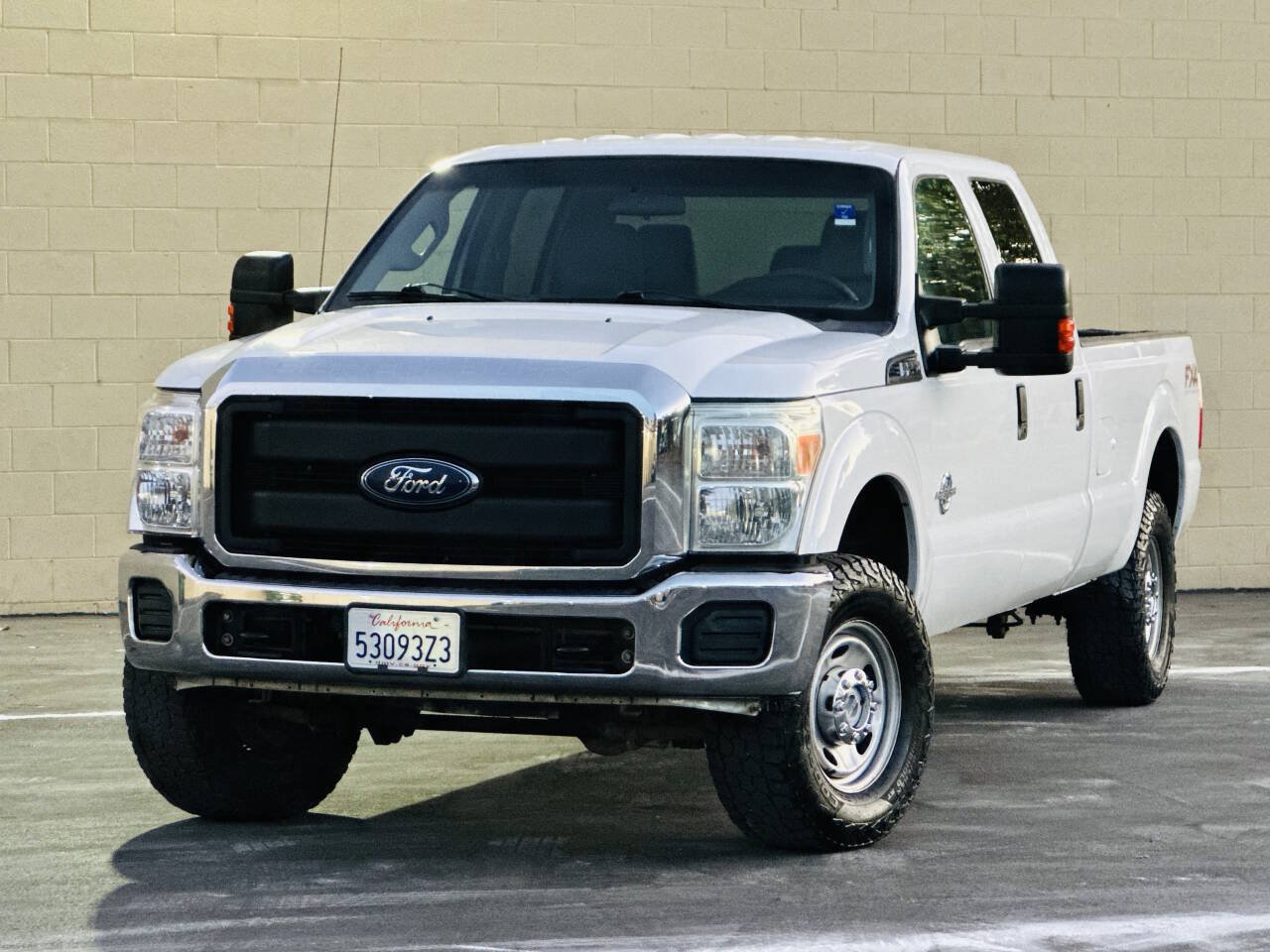 Used 2015 Ford F250 XL w/ Power Equipment Group AWD/4WD image 3