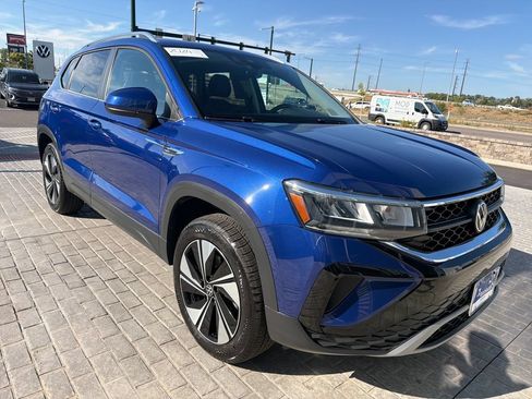 Certified 2024 Volkswagen Taos SE w/ Panoramic Sunroof Package AWD/4WD image 9
