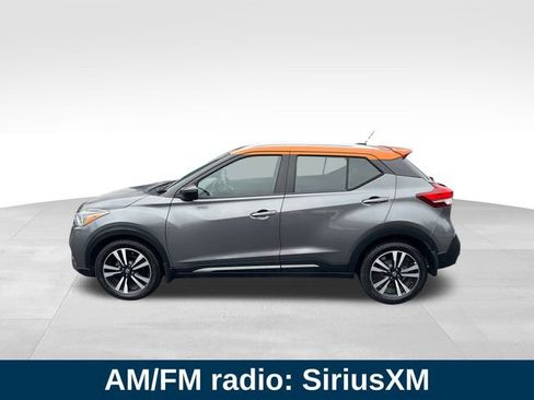Used 2018 Nissan Kicks SR image 2