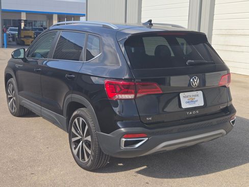 Used 2022 Volkswagen Taos SE AWD/4WD image 5