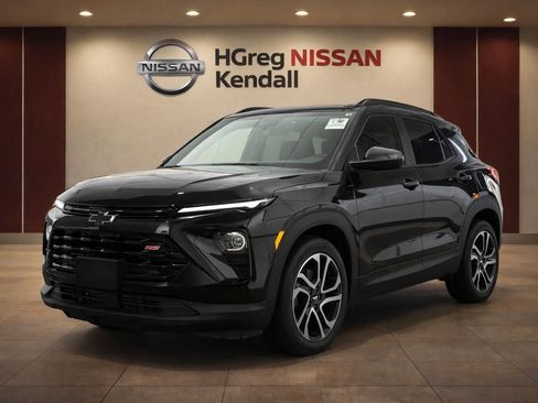 Used 2025 Chevrolet TrailBlazer RS AWD/4WD image 3