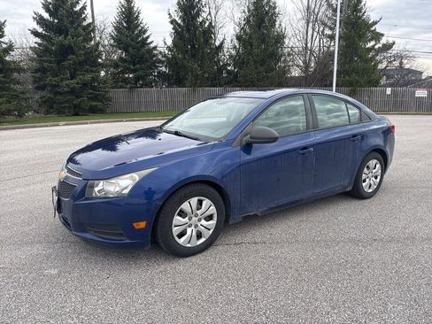 Used 2013 Chevrolet Cruze LS image 1