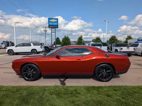 Used 2020 Dodge Challenger SXT w/ Blacktop Package RWD image 5