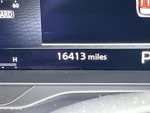 Used 2024 Nissan Pathfinder Platinum image 23