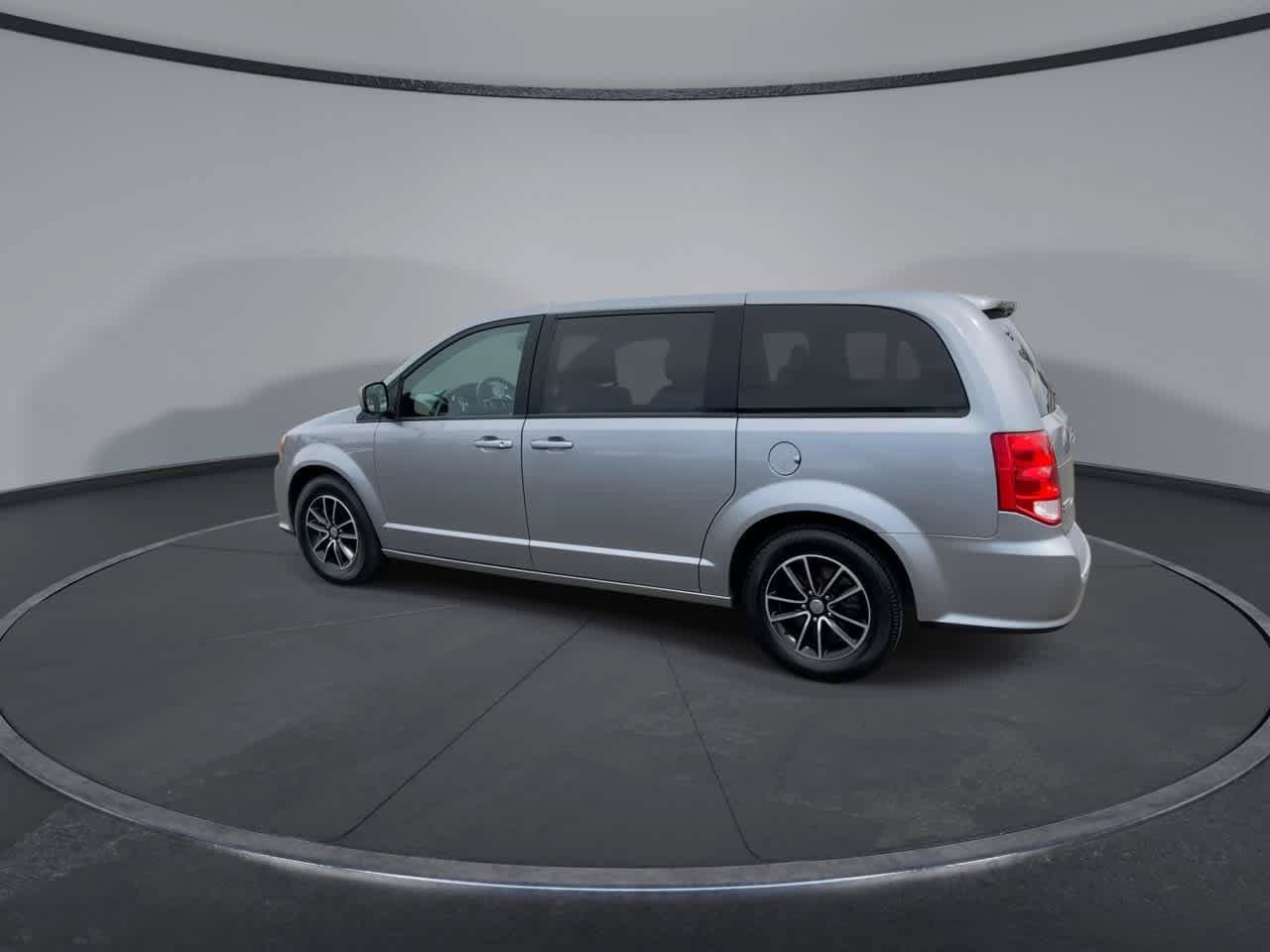 Used 2019 Dodge Grand Caravan GT FWD image 6