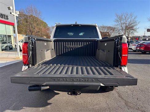 Certified 2024 Toyota Tacoma TRD Off-Road image 24