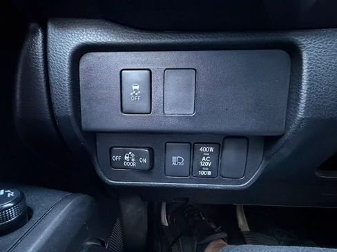 Used 2021 Toyota Tacoma TRD Sport AWD/4WD image 33