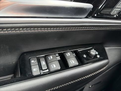 New 2026 Jeep Grand Wagoneer Limited w/ 8-Passenger Seating Package AWD/4WD image 23