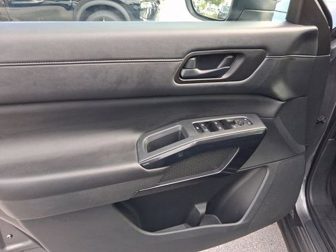 Certified 2024 Nissan Pathfinder SV FWD image 14