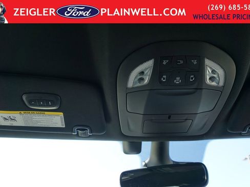 Used 2020 Chrysler Pacifica Touring w/ Advanced Safetytec Group FWD image 34