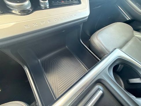Used 2025 Ford Expedition Active AWD/4WD image 25