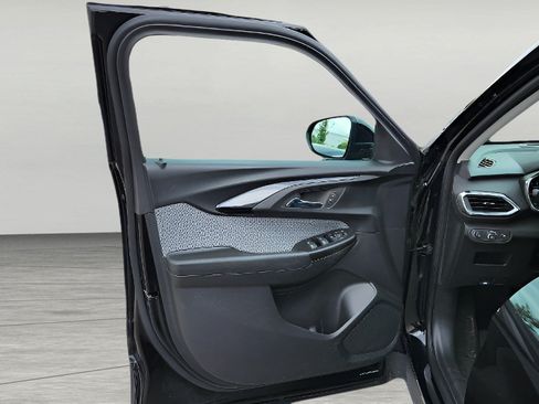 Used 2023 Chevrolet TrailBlazer LT FWD image 10
