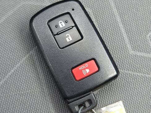 Used 2021 Toyota Tacoma TRD Off-Road AWD/4WD image 37