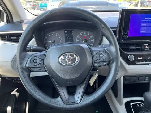 Used 2025 Toyota Corolla Cross L FWD image 19