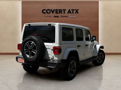 Used 2023 Jeep Wrangler Unlimited Sahara w/ LED Lighting Group AWD/4WD image 5