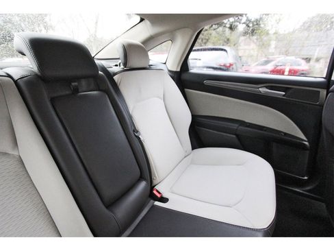 Used 2020 Ford Fusion SE w/ Equipment Group 151A image 11