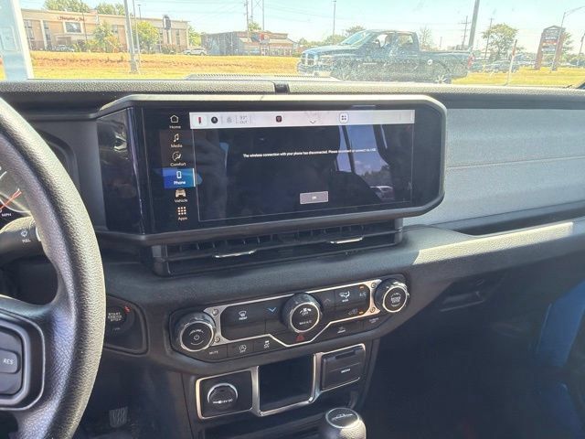 Used 2024 Jeep Gladiator Sport AWD/4WD image 12