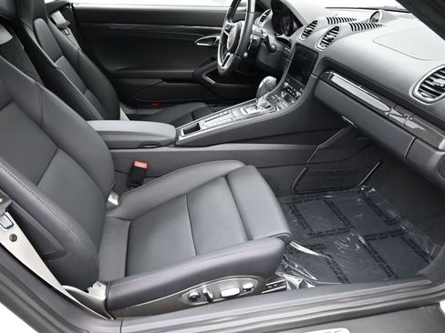 Used 2025 Porsche 718 Cayman GT4 image 22